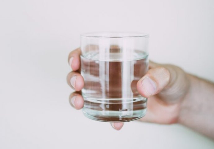 Zaboravite na pravilo „dva litra“: Evo koliko vode trebate piti dnevno