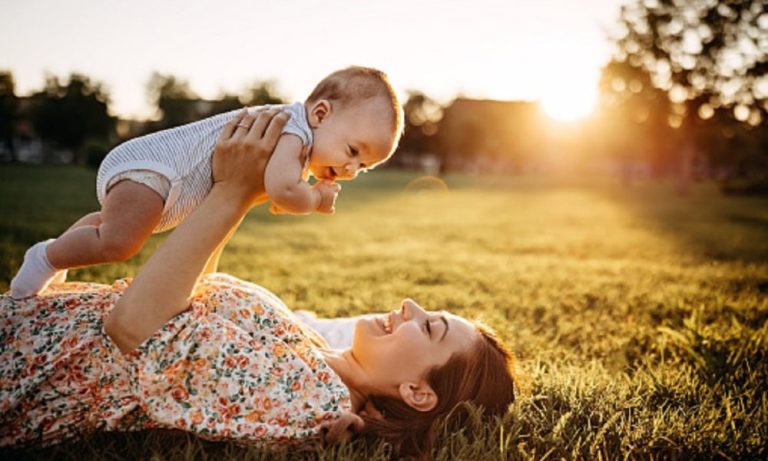 Tri su rizika kada s bebom izlazite na sunce