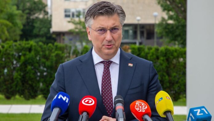 PLENKOVIĆ O GENOCIDU U SREBRENICI: “NIKADA NE SMIJEMO ZABORAVITI NI DOPUSTITI DA SE TAKVO ZLO PONOVI”