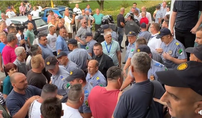 Šta se dešava u Banovićima, SDA blokira Vijeće, opozicija se priprema: ‘Nećemo ih još dugo čekati’
