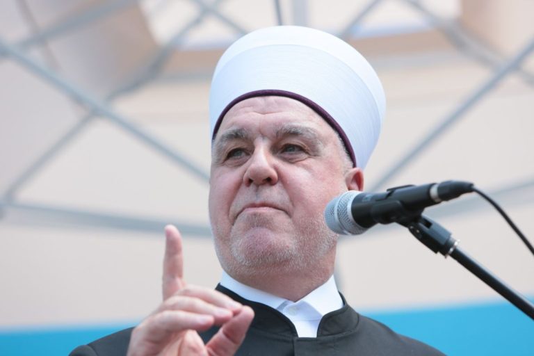 Reisul-ulema Kavazović: Krvlju smo se zalijevali da odbranimo slobodu. Upamet Bošnjaci