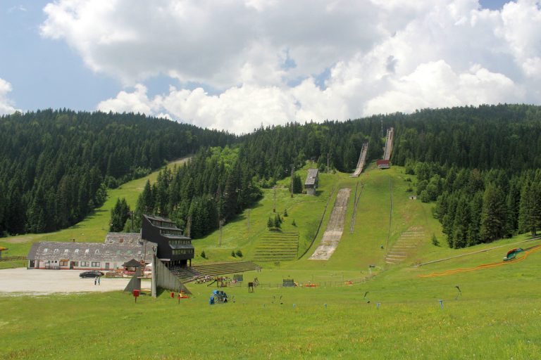 NAKON POSKUPLJENJA NA JADRANU SVE VIŠE BOSANACA I HERCEGOVACA ODMARA NA BH. PLANINAMA