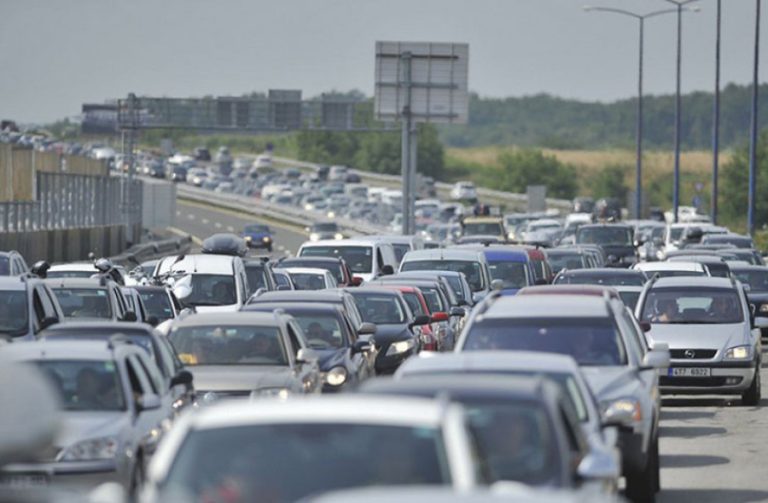 NAORUŽAJTE SE STRPLJENJEM U POVRATKU S MORA: Večeras se očekuju duže kolone vozila na putu Mostar – Sarajevo