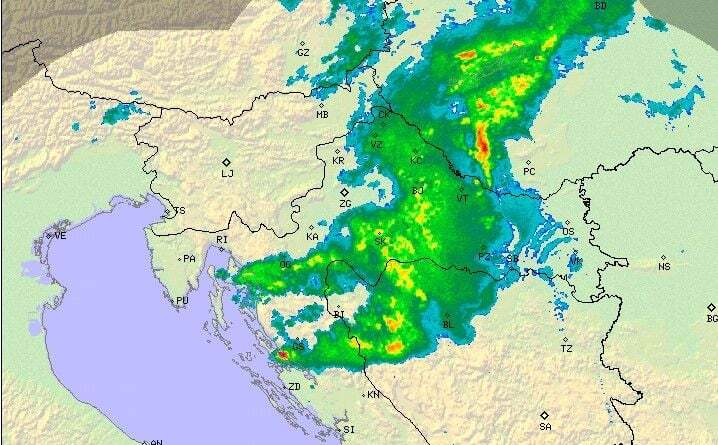 Pogledajte kakva se olujna masa iz Hrvatske seli prema Srbiji: Već zahvatila BiH i Sloveniju