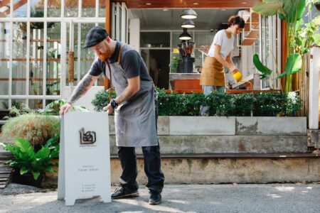 DA LI JE OVO MOGUĆE? Plata i do 6.500 evra, besplatan obrok i bakšiš, a nema radnika