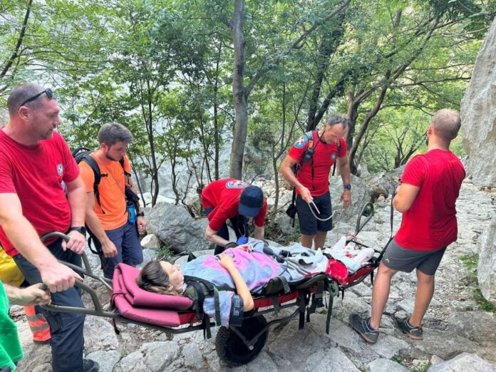 MLADA ŽENA PORODILA SE SAMA U TOALERU, NIJE NI ZNALA DA JE TRUDNA: I ONA I BEBIN OTAC BILI SU ZATEČENI