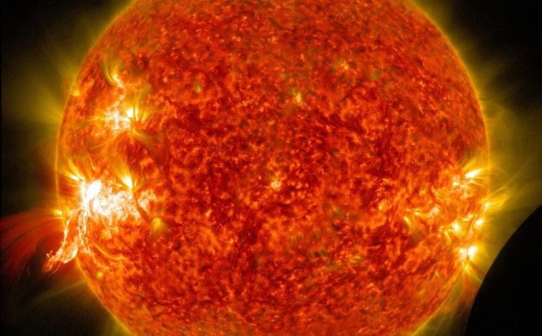 Zemlju je pogodila solarna oluja ‘Ljudožder’: Nastala iz ‘mračne erupcije’ a evo kakav nas haos čeka