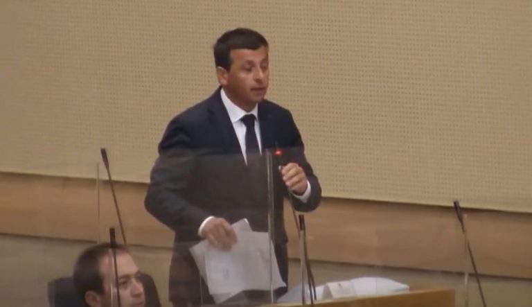 MUP RS zabranio okupljanje opozicije ispred NSRS. Vukanović: Mogu da nas hapse, ali mi se nećemo povući