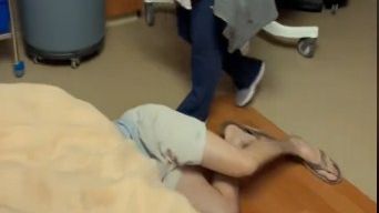 Snimak muža koji se onesvijestio na porodu postao hit: “Barem je pokušao”