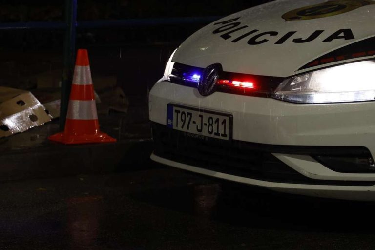 Teška nesreća sinoć kod Sarajeva. Poginuo motociklista (30)