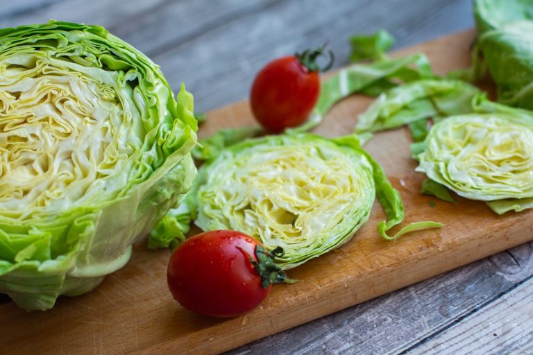 Lagani obrok za vrele ljetnje dane: Kako se pravi osvježavajuća kupus salata?