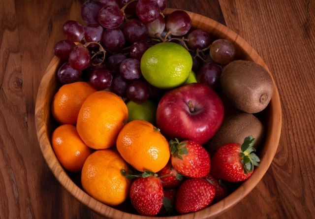 Ova voćka čini čuda za vaš organizam: Smanjuje rizik od srčanih bolesti, a energetska je bomba