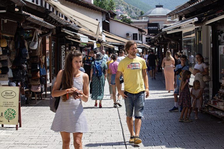 Sjajan turistički juli u BiH. Posjetilo nas 206 hiljada turista, 24 posto više nego u junu