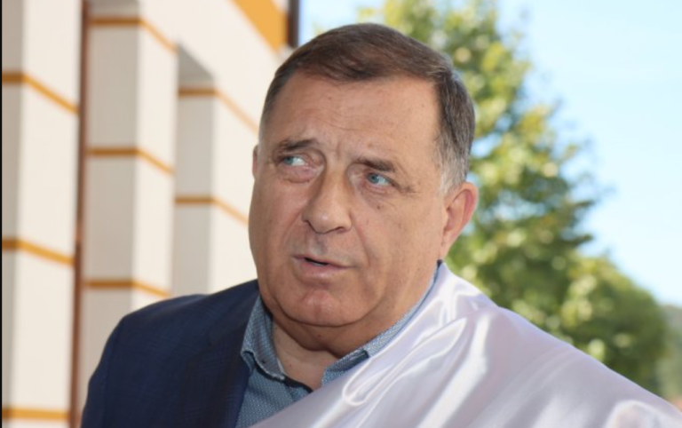 Dodik kaže da istražuju ko je Scmidtu dao pasoš: Neko je to potpisao iako nije smio. Tragamo za tim ljudima