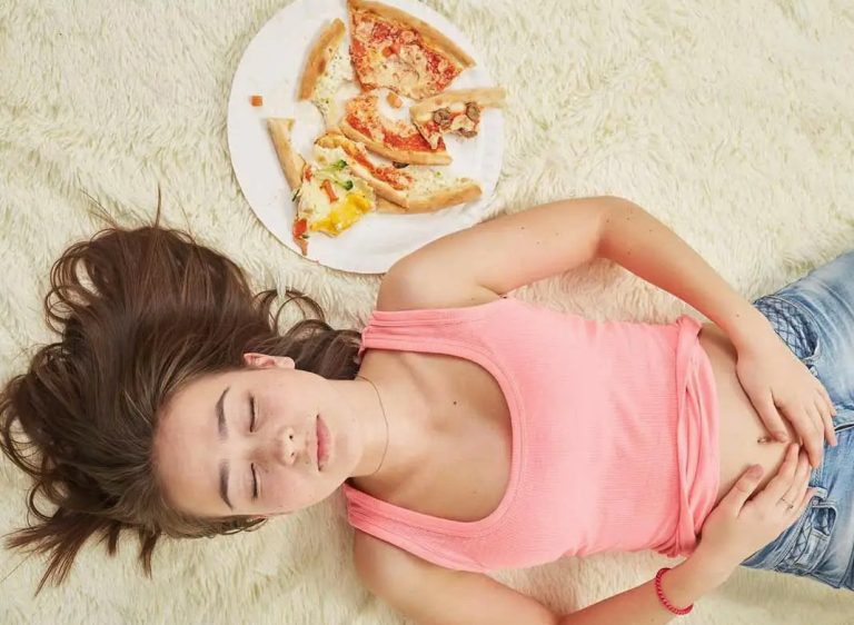 Zašto se osjećamo pospano nakon jela?