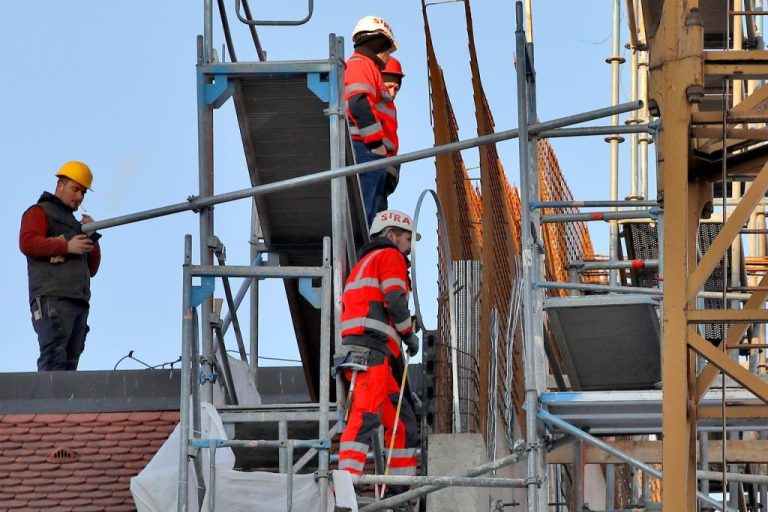 Plaće u Njemačkoj vs. Bosni i Hercegovini: U BiH prosječna bruto 1.963 KM, u Njemačkoj 4.105 Eura