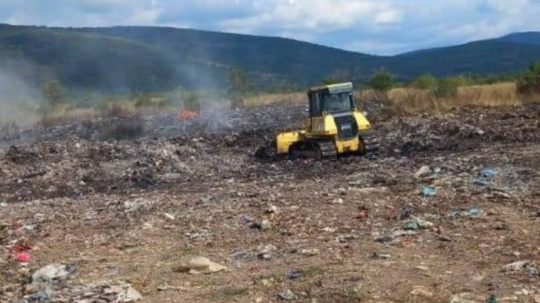 Nakon 11 dana konačno ugašen požar na deponiji kod Drvara