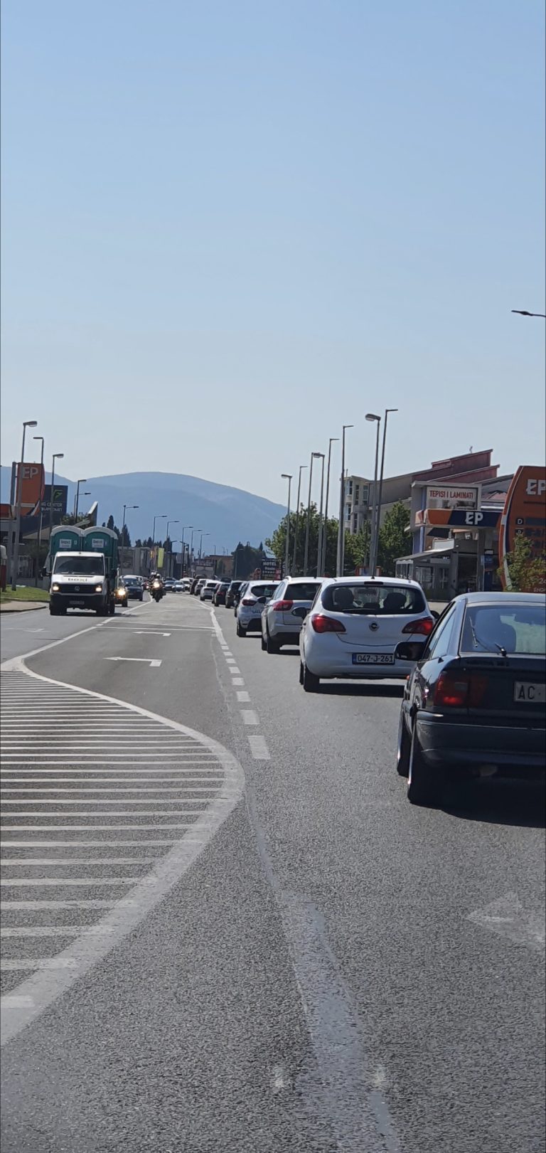 Na graničnim prelazima promet putničkih vozila uz kraća zadržavanja: Za vikend gužve prema jugu