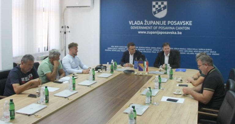 Ministar Hrnjić o zahtjevima poljoprivrednika: Može, ali ne odmah. Potrebno ispoštovati proceduru