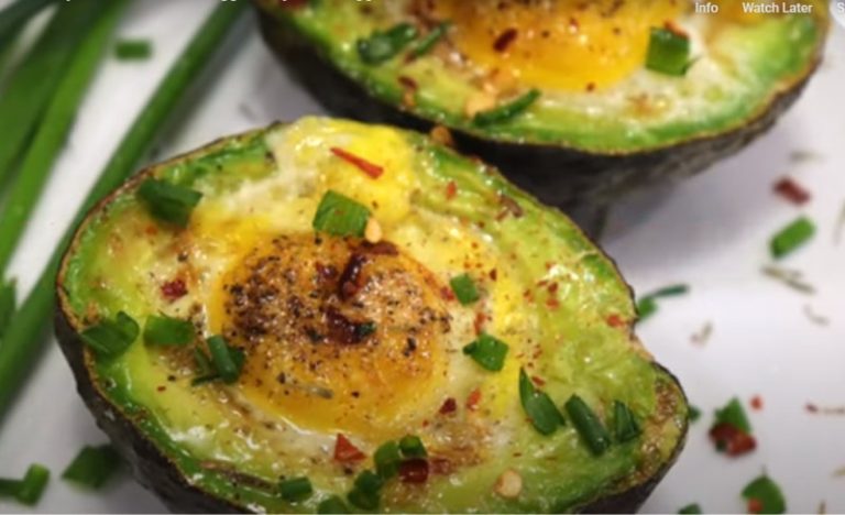 Jaja u avokadu: Atraktivno izgledaju, super su ukusna i veoma nutritivno bogata