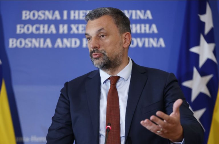 Konaković potvrdio: Nešić je dobio sve dokumente, Schmidt je legalni visoki predstavnik