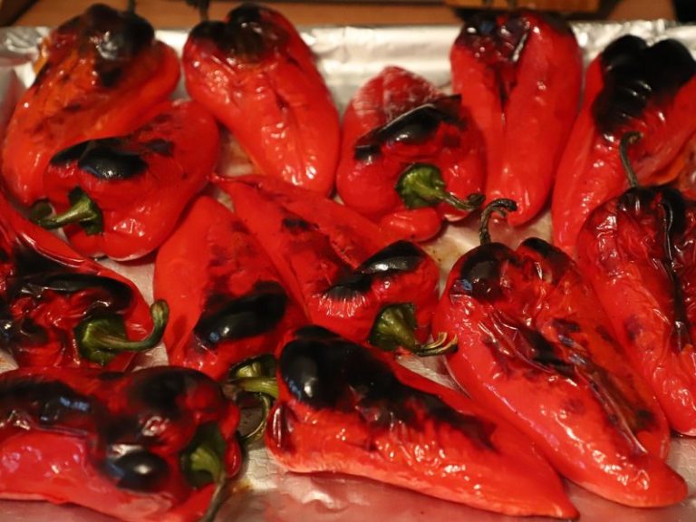 Kako najjednostavnije oguliti pečene paprike