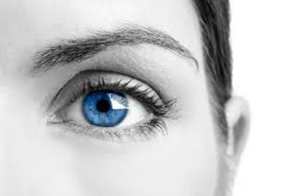 Oftalmolozi otkrili koja navika najviše šteti zdravlju očiju