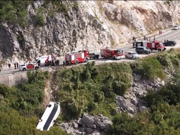 Priveden vozač autobusa koji je sletio u provaliju na putu Cetinje – Budva
