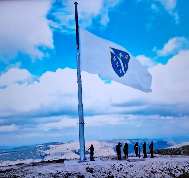 Dani pobjede, dani ponosa: Najveća zastava RBiH na najvišem vrhu Vlašića