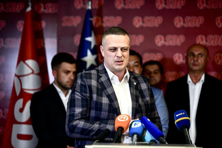 Mijatović poručio SDP-ovcima: Moramo raditi, naša obaveza su građani BiH, a ne Dodik, Čović i Izetbegović