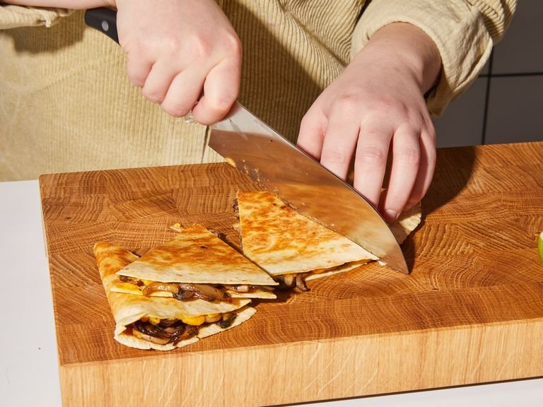 Quesadillas sa gljivama i ljutom pavlakom