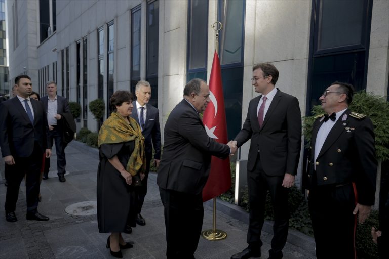 U Turskoj ambasadi u Sarajevu održan prijem povodom 100 godine Republike. Pogedajte ko je sve došao