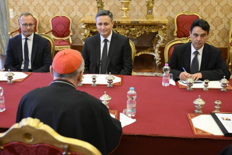 Bećirović u Vatikanu: Sveta Stolica snažno podržava Bosnu i Hercegovinu