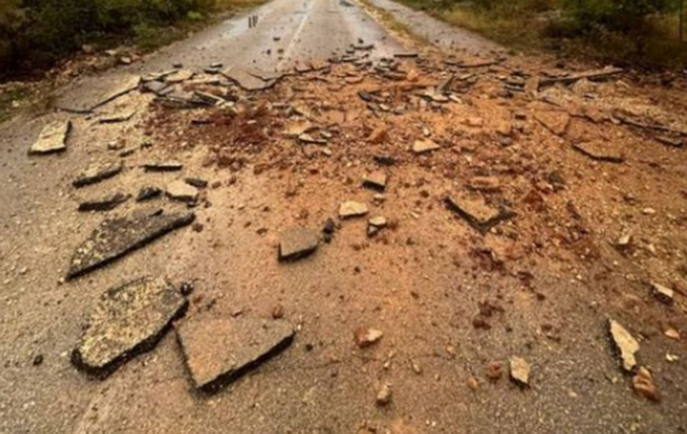 Snažno nevrijeme pogodilo Hercegovinu: Grom pogodio u cestu i pretvorio je u šljunak