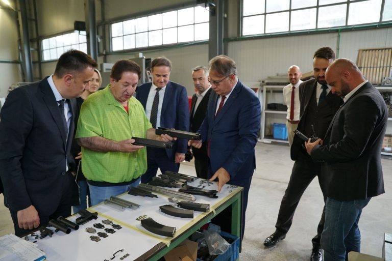 Nikšić u Goraždu obišao i namjensku industriju: Stvaramo ambijent za bolji život