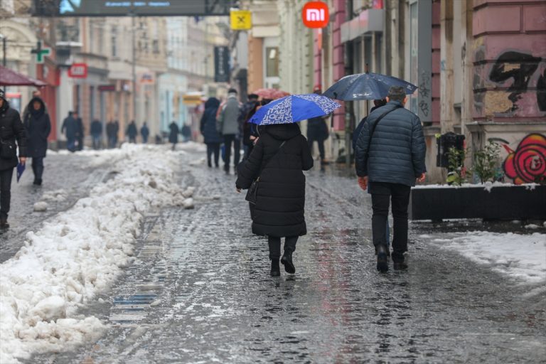 Prezežno oblačno sa susnježicom i snijegom u većini krajeva