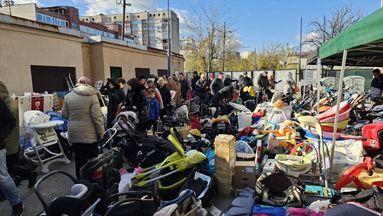 Humanitarni bazar Pomozi.ba za pomoć oboljelima i u potrebu: Veliki odziv građana Sarajeva