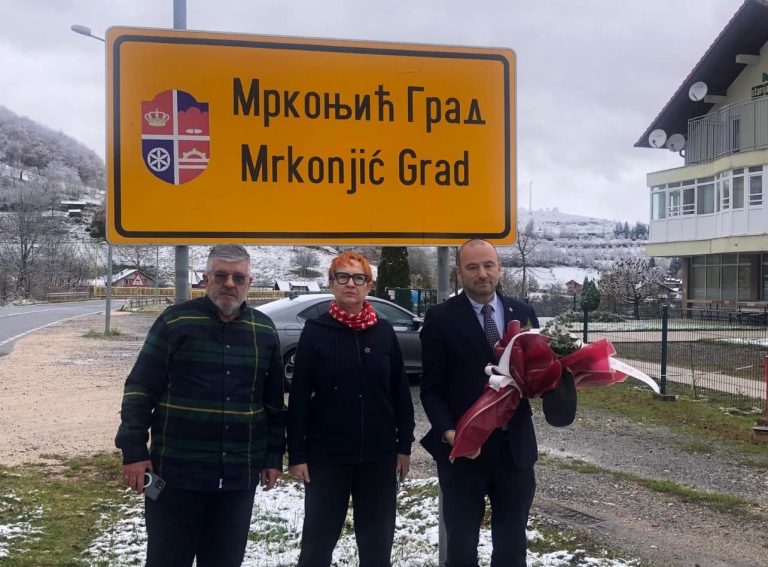 Članovima Naše stranke zabranjeno polaganje cvijeća u Muzeju ZAVNOBiH-a u Mrkonjić Gradu