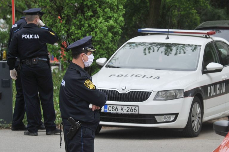 Još jedan slučaj nasilja nad ženama u Tuzli: Muškarac pretukao ženu pa je ranio nožem. Prevezena je na UKC