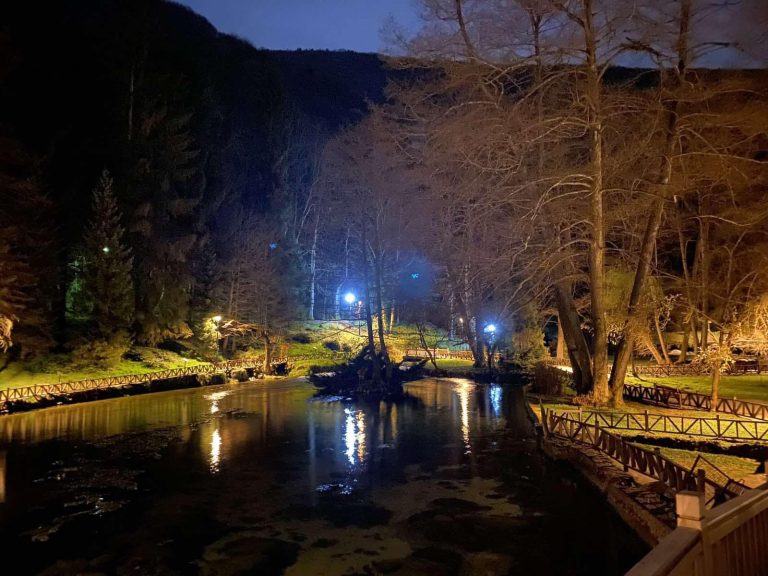 Muzur objavio fotografije sa Vrela Bosne: Ovo izletište je sad neprepoznatljivo. Ovako to izgleda kad kuća ima domaćina